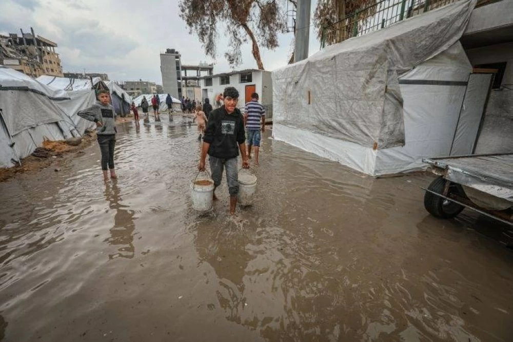 بالصور.. منخفض جوي يضاعف مأساة غزة