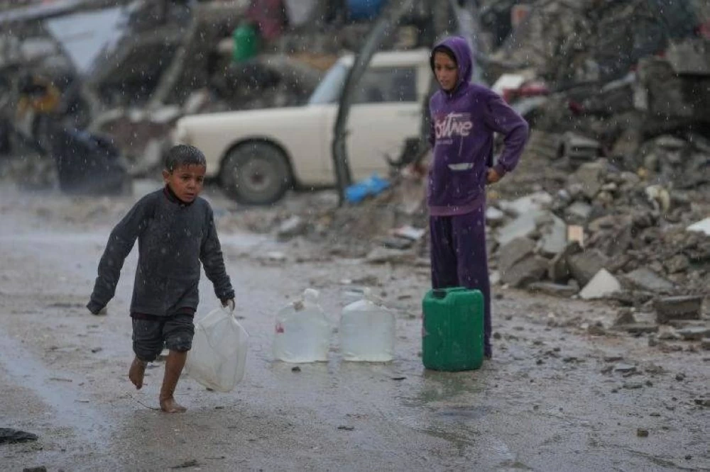 بالصور.. منخفض جوي يضاعف مأساة غزة