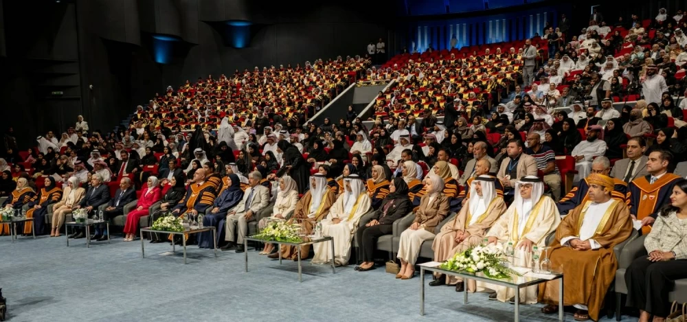 جامعة البحرين تنظم حفل تخريج الفوج السابع والعشرين من طلبتها