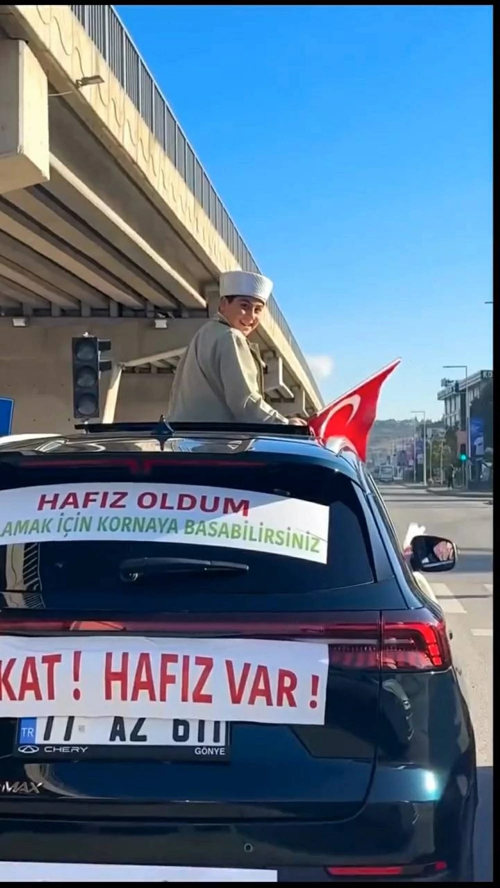 أتمّ حفظ القرآن.. عائلة تركية تحتفل بابنها بطريقة مؤثرة (فيديو)