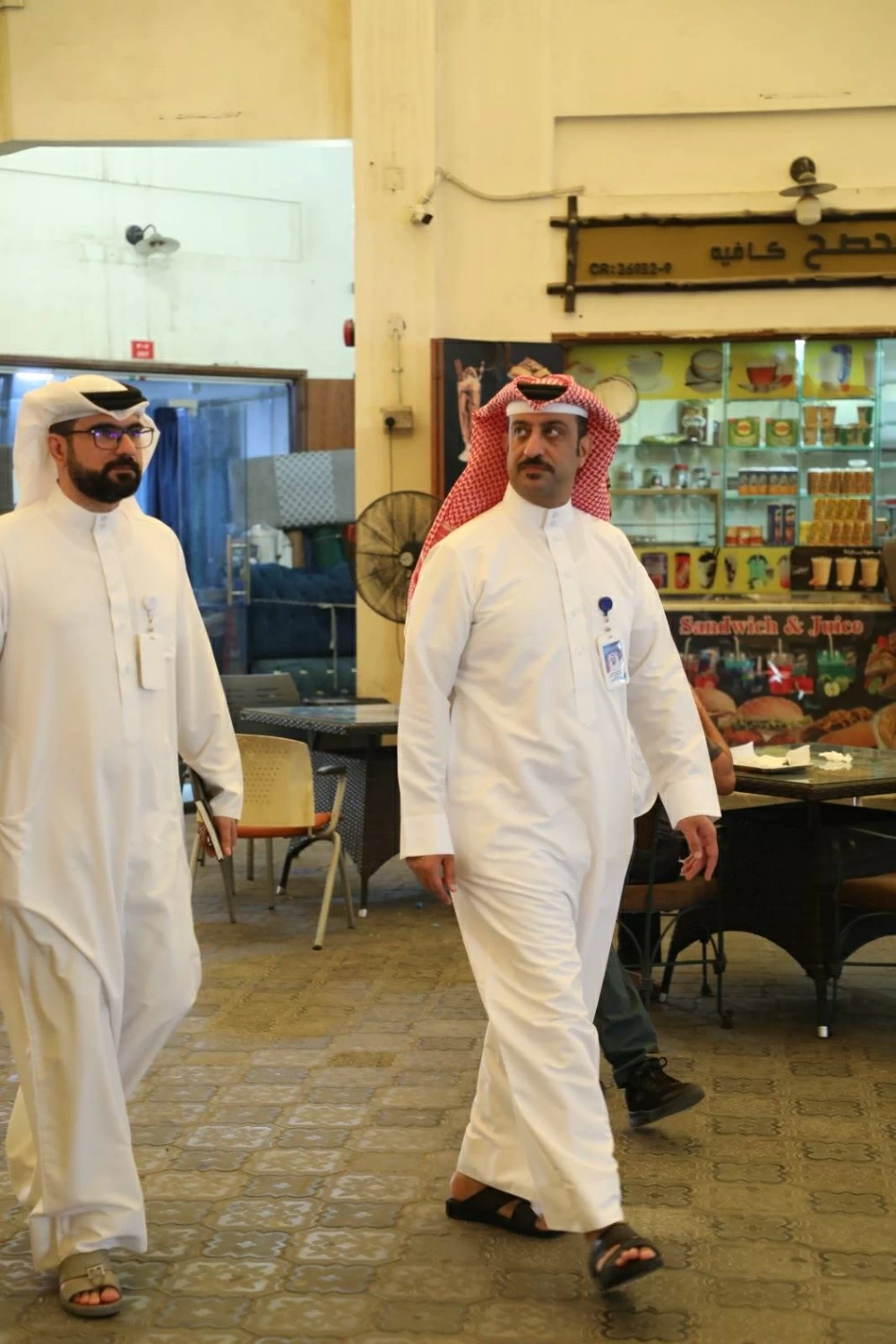 مدير عام بلدية المنطقة الجنوبية يتفقد السوق الشعبي بمدينة عيسى