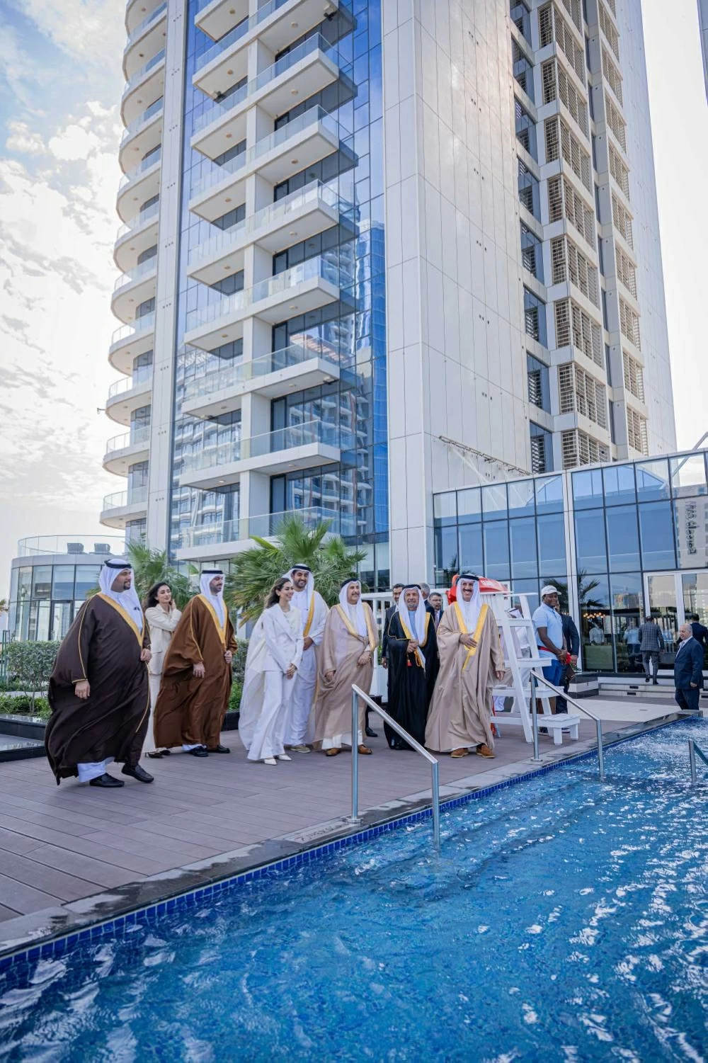 خالد بن عبد الله يفتتح "هيلتون البحرين سيتي سنتر فندق وريزيدنس"