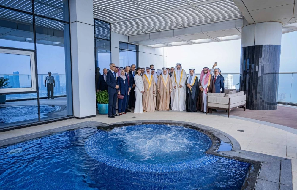 خالد بن عبد الله يفتتح "هيلتون البحرين سيتي سنتر فندق وريزيدنس"