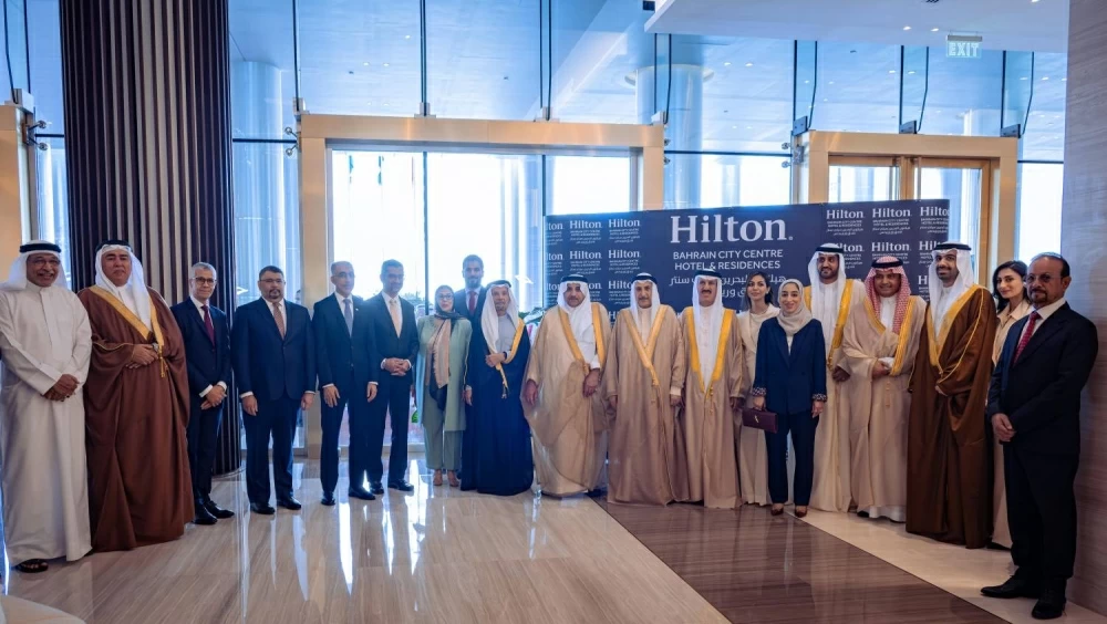 خالد بن عبد الله يفتتح "هيلتون البحرين سيتي سنتر فندق وريزيدنس"