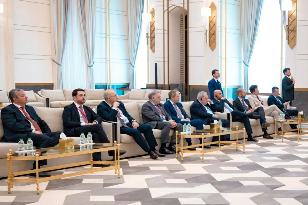 ناصر بن حمد يستقبل وفد الجمعية البرلمانية لحلف شمال الأطلسي "الناتو"