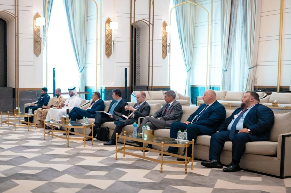 ناصر بن حمد يستقبل وفد الجمعية البرلمانية لحلف شمال الأطلسي "الناتو"
