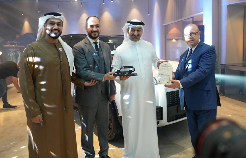 وزير الصناعة والتجارة يفتتح صالة عرض "روكس موتور"