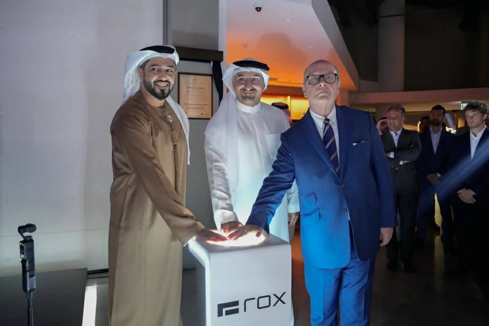 وزير الصناعة والتجارة يفتتح صالة عرض "روكس موتور"