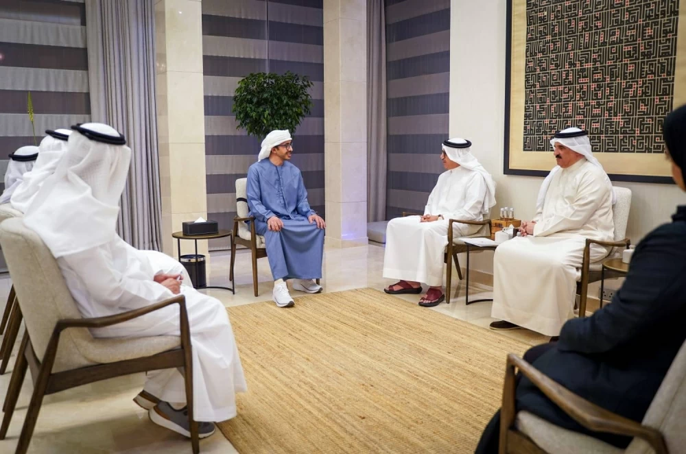 وزير الخارجية يجتمع مع نائب رئيس الوزراء وزير الخارجية الإماراتي