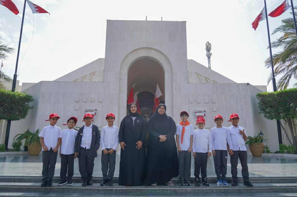 أمانة النواب تستقبل مدرستي مدينة عيسى الثانوية والجزيرة الابتدائية للبنين