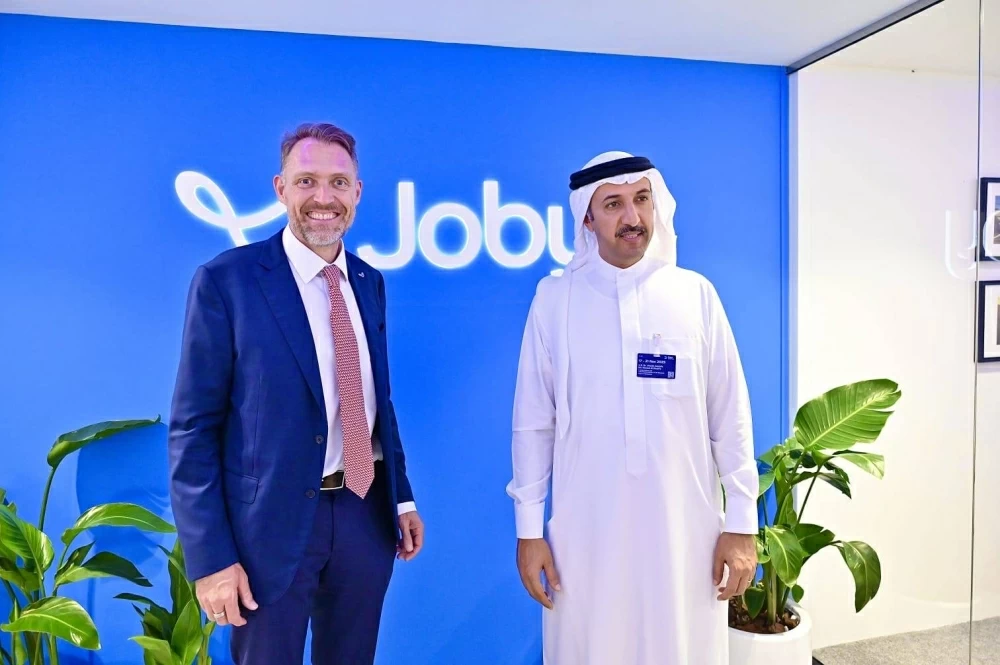 وزير المواصلات والاتصالات يشارك في معرض دبي للطيران 2025