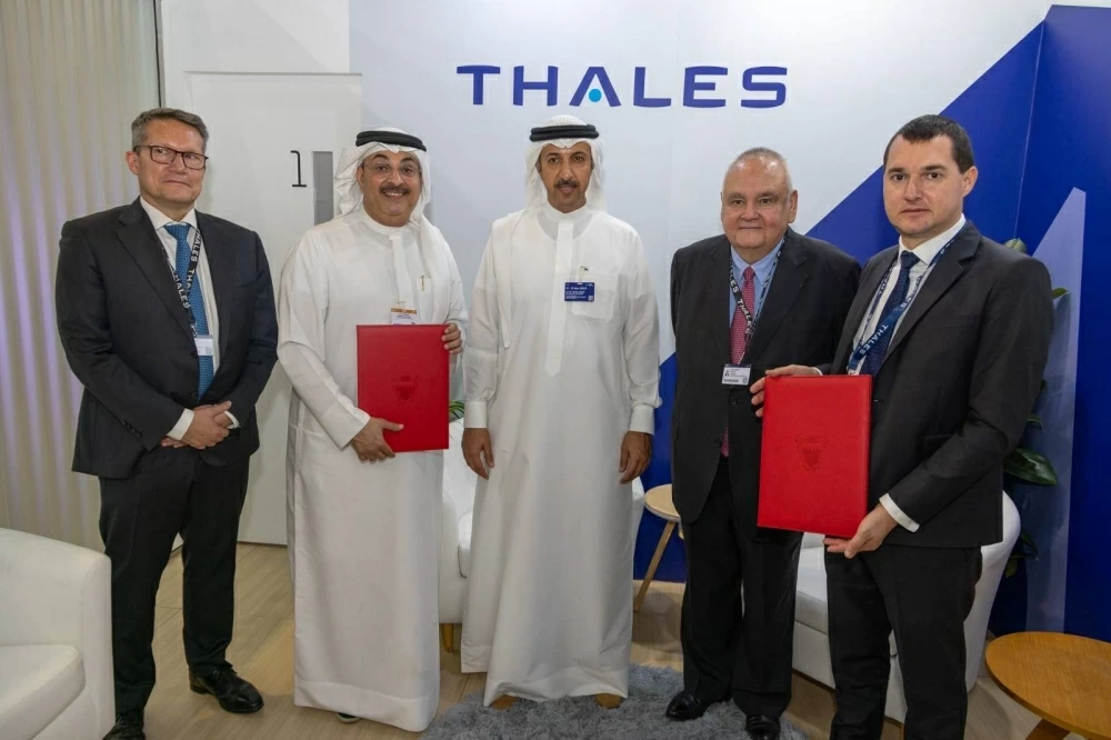 وزير المواصلات والاتصالات يشارك في معرض دبي للطيران 2025