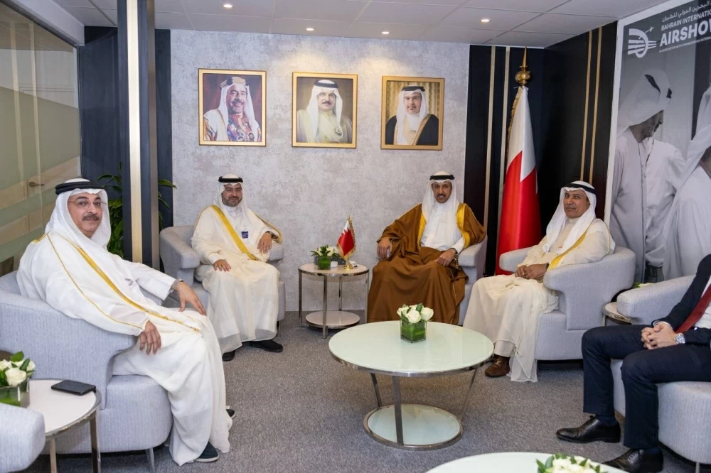 وزير المواصلات والاتصالات يشارك في معرض دبي للطيران 2025