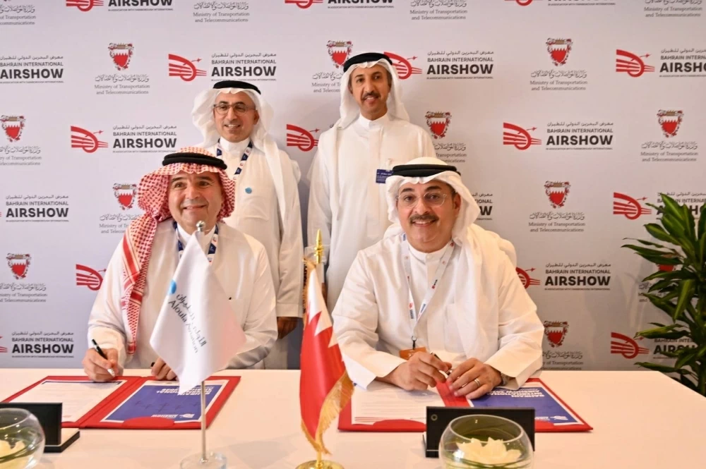 وزير المواصلات والاتصالات يشارك في معرض دبي للطيران 2025