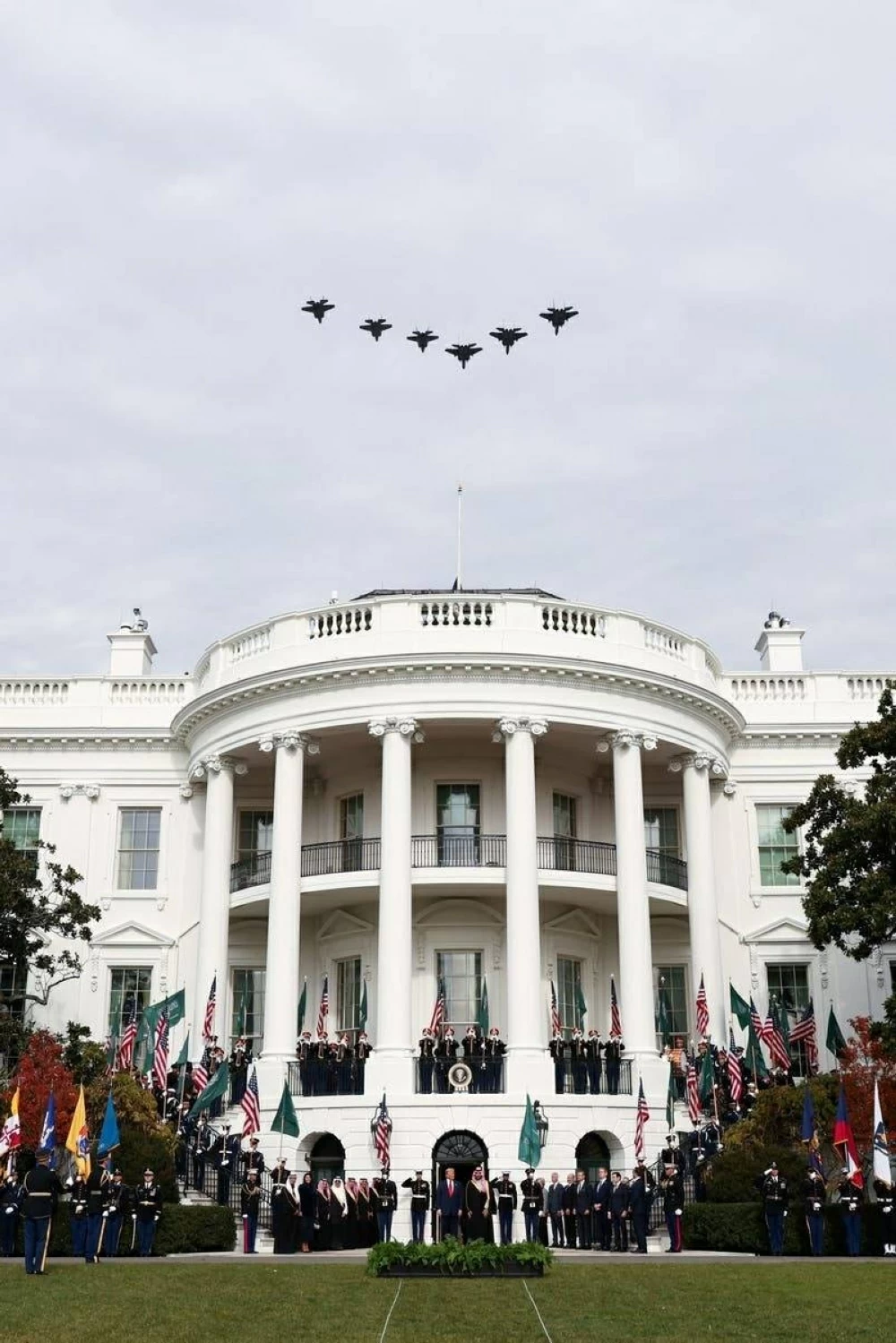 عروض بمقاتلات أمريكية في أجواء البيت الأبيض مع وصول الأمير محمد بن سلمان