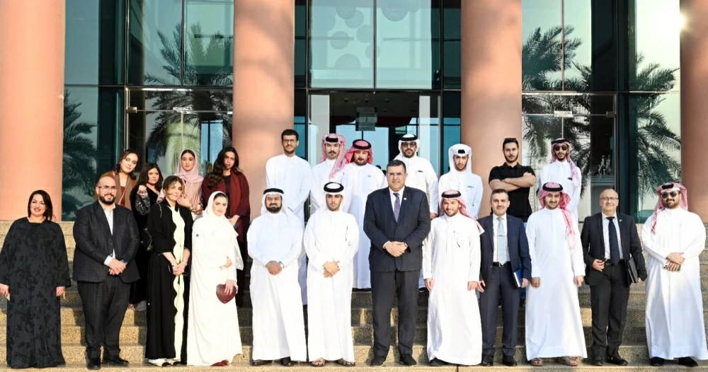 رئيس مجلس أمناء جامعة العلوم التطبيقية يستقبل مجلس الطلبة للدورة التاسعة عشرة