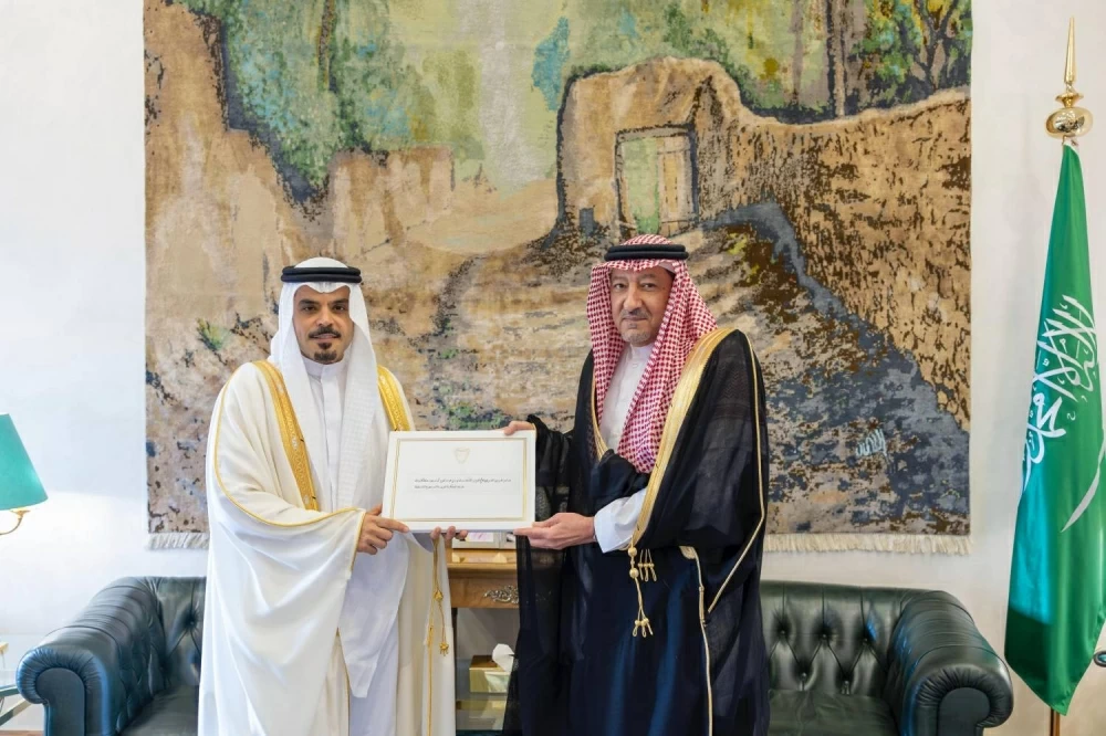 الملك يبعث برسالة خطية إلى خادم الحرمين الشريفين