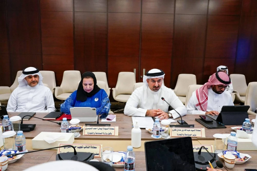 "مالية النواب" تلتقي وزير الصناعة والتجارة وتناقش قانون الشركات التجارية