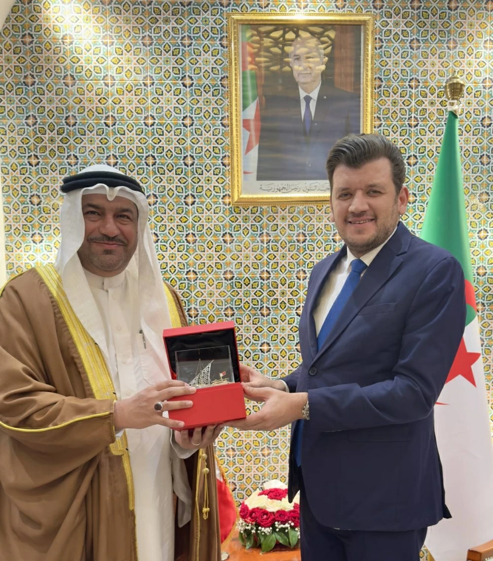 وزير الفلاحة والتنمية الريفية والصيد البحري بالجمهورية الجزائرية الديمقراطية الشعبية يستقبل سفير مملكة البحرين في الجزائر