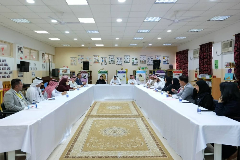 وزير التربية يزور مدارس باربار والوفاء ومدينة عيسى