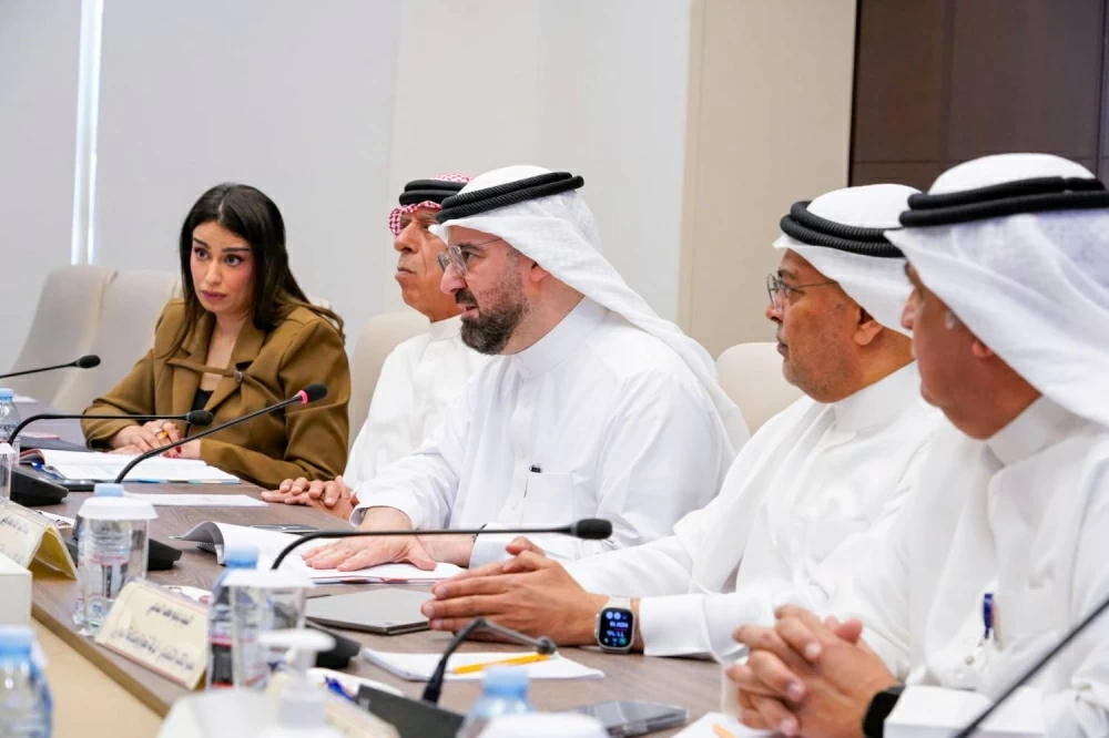 &laquo;مالية النواب&raquo; تبحث مع الغرفة مرسوم تنظيم المناقصات والمشتريات الحكومية