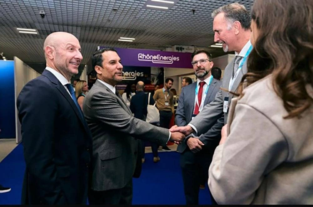 وزير النفط والبيئة يشارك في مؤتمر التكنولوجيا الأوروبية للتكرير في فرنسا