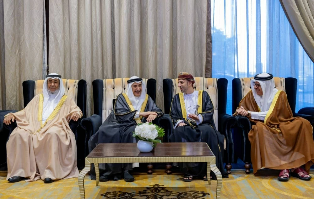 نيابة عن ولي العهد رئيس الوزراء.. خالد بن عبد الله يحضر احتفال السفارة العمانية باليوم الوطني