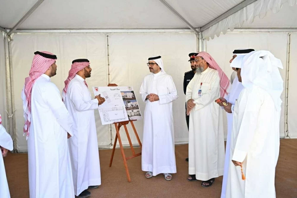 محافظ الجنوبية يتفقد عدد من المشاريع الخدمية والتنموية بالرفاع