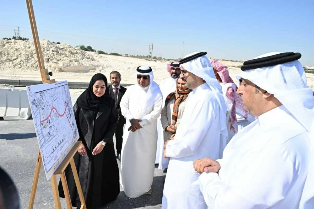 محافظ الجنوبية يتفقد عدد من المشاريع الخدمية والتنموية بالرفاع