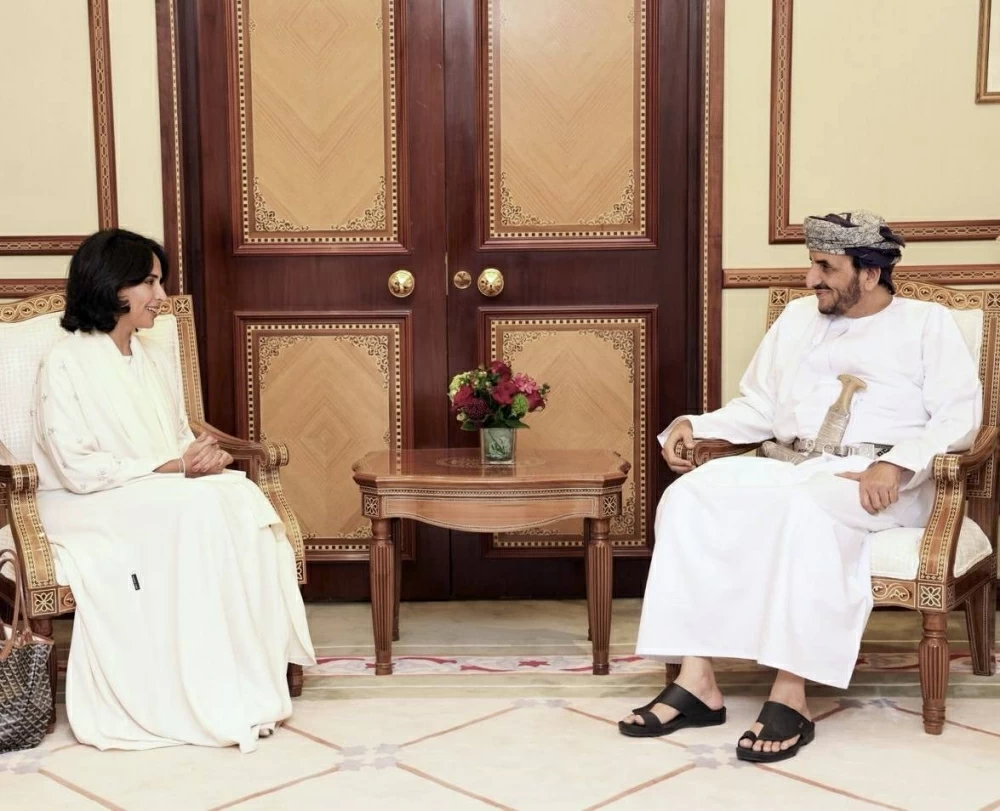 مدير عام أكاديمية محمد بن مبارك آل خليفة للدراسات الدبلوماسية تجتمع مع وكيل وزارة الخارجية للشؤون السياسية في سلطنة عمان