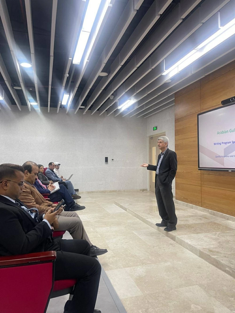 "ضمان الجودة والتخطيط" ينظم سلسلة ورش لتطوير المهارات الأكاديمية بإعداد مواصفات المقررات والتقارير