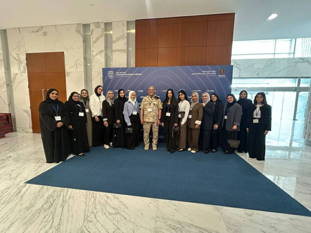 طلبة الطب بـ "الخليج العربي" يشاركون في المؤتمر الدولي لأمراض القلب والشرايين