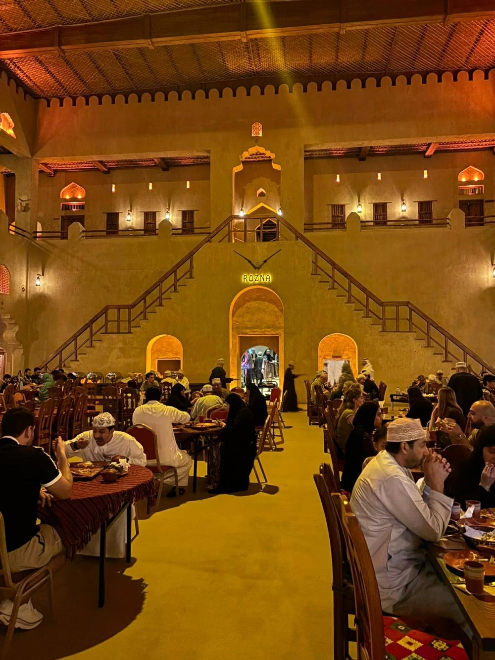 شعبا البحرين وعمان.. يجمعهما الطيبة داخل التاريخ والجسد الخليجي