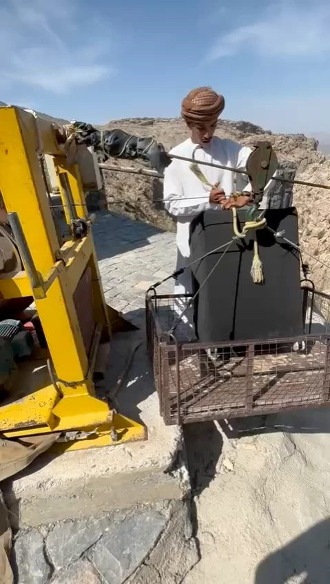 قرية السوجرة.. أيقونة الجبل الأخضر تتحول لمعلم عماني سياحي بارز