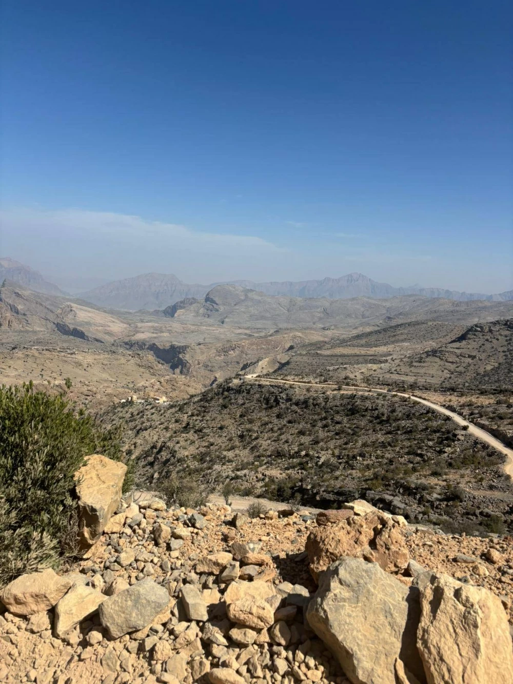 قرية السوجرة.. أيقونة الجبل الأخضر تتحول لمعلم عماني سياحي بارز