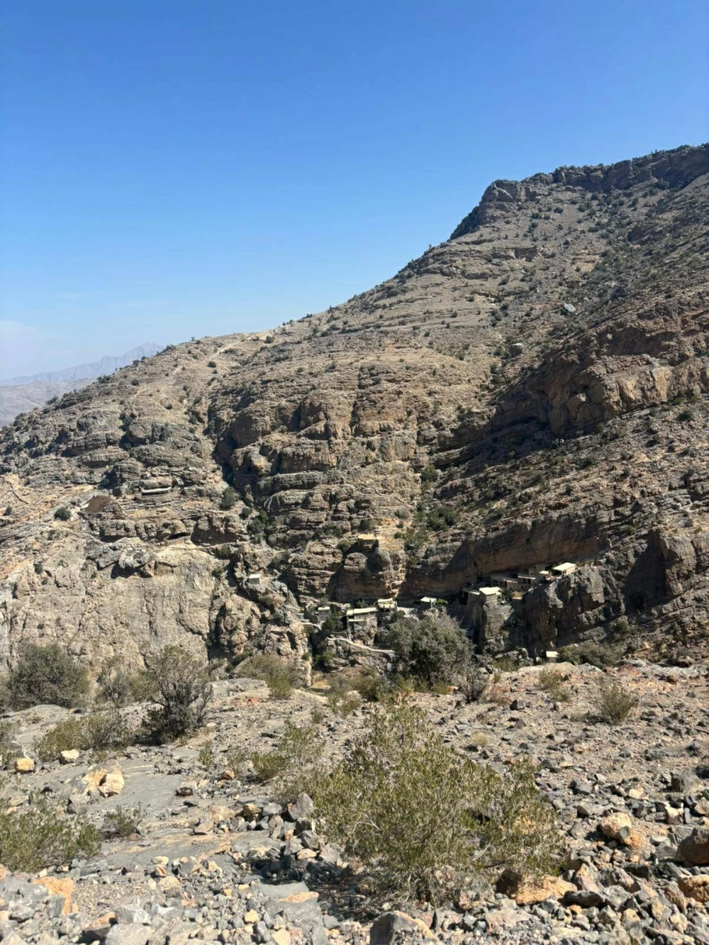 قرية السوجرة.. أيقونة الجبل الأخضر تتحول لمعلم عماني سياحي بارز