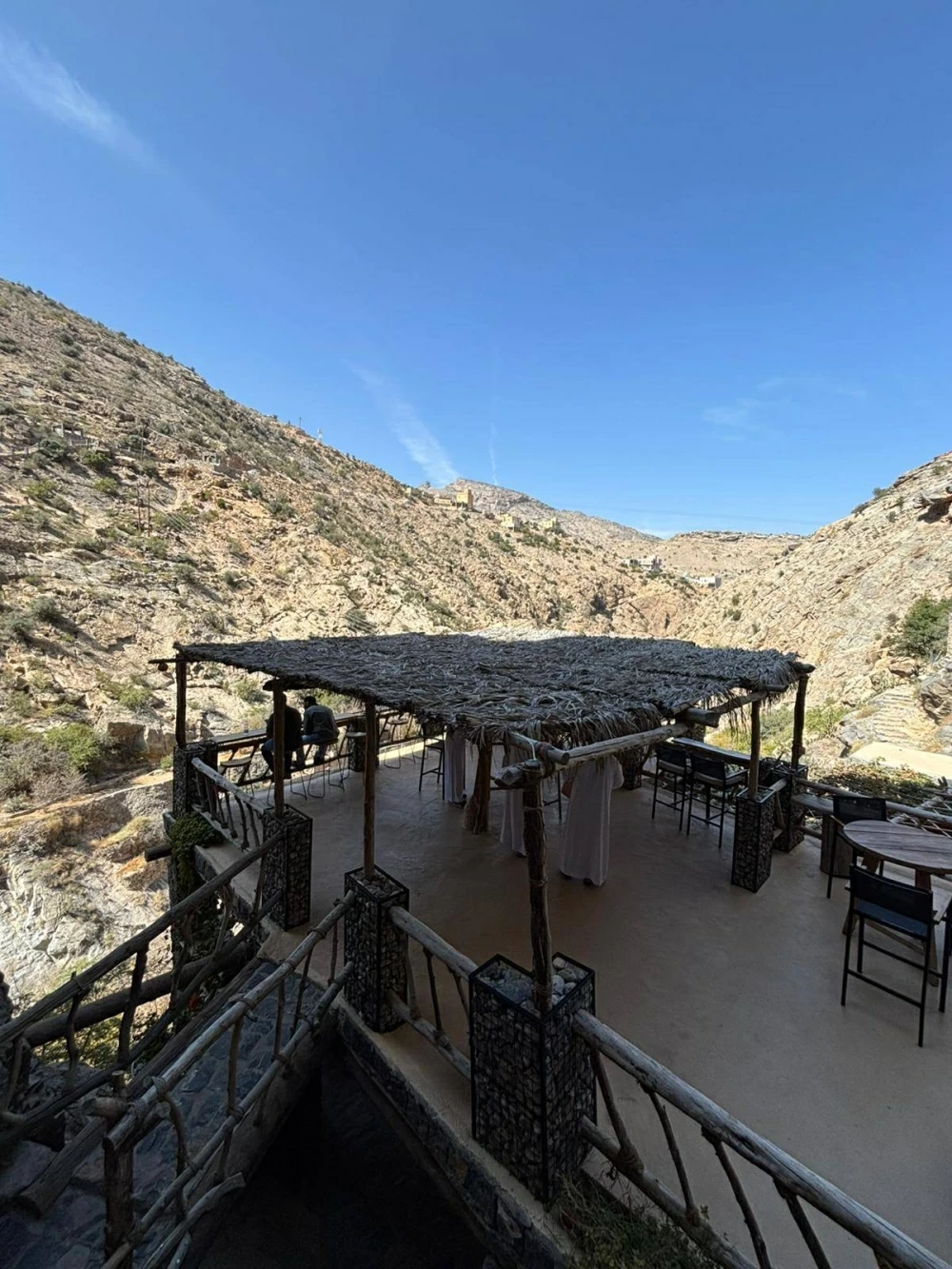 قرية السوجرة.. أيقونة الجبل الأخضر تتحول لمعلم عماني سياحي بارز