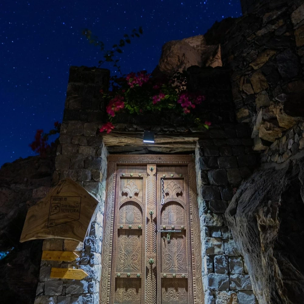 قرية السوجرة.. أيقونة الجبل الأخضر تتحول لمعلم عماني سياحي بارز