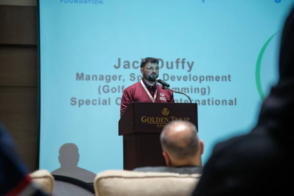 انطلاق الدورة التدريبية في رياضة السباحة للأولمبياد الخاص في البحرين