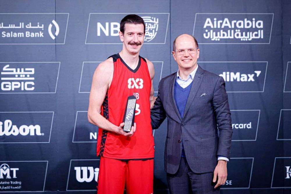 عيسى بن علي يتوج فريق &laquo;يو بي&raquo; الصربي بطلا للجولة العالمية لكرة السلة 3&times;3