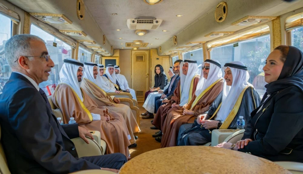 خالد بن عبد الله يتفقد ميدانياً تقدم العمل في إنجاز مشروع تطوير مدينة المحرق