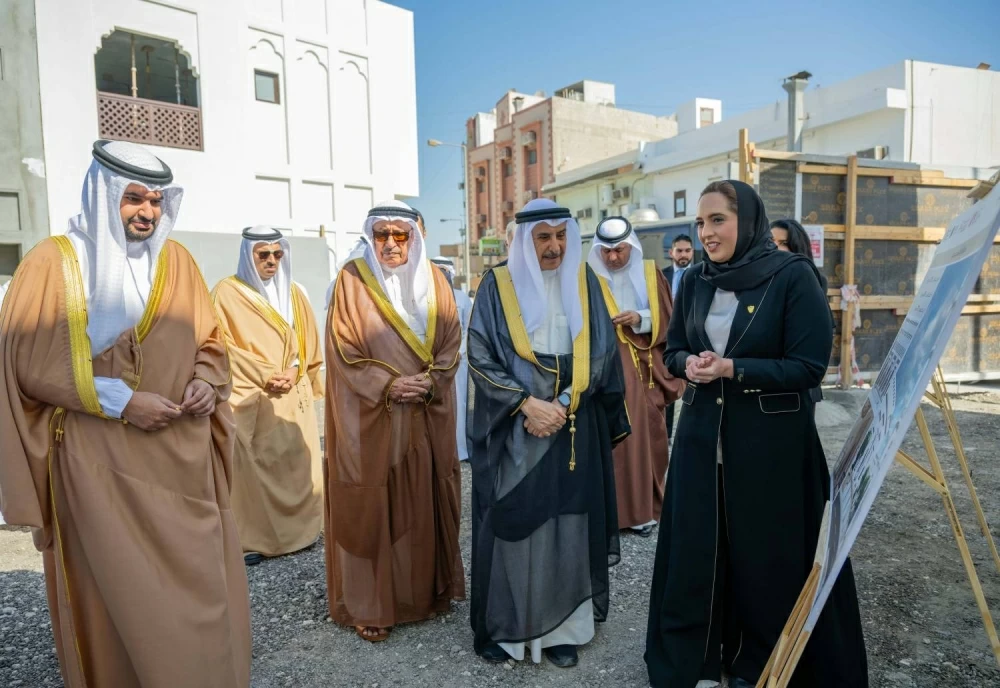 خالد بن عبد الله يتفقد ميدانياً تقدم العمل في إنجاز مشروع تطوير مدينة المحرق