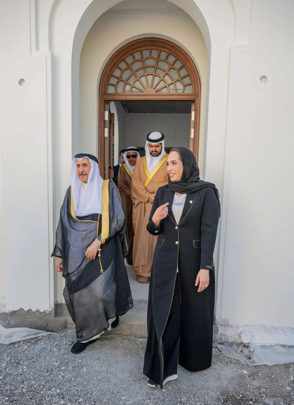 خالد بن عبد الله يتفقد ميدانياً تقدم العمل في إنجاز مشروع تطوير مدينة المحرق