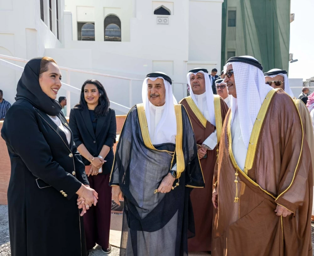 خالد بن عبد الله يتفقد ميدانياً تقدم العمل في إنجاز مشروع تطوير مدينة المحرق