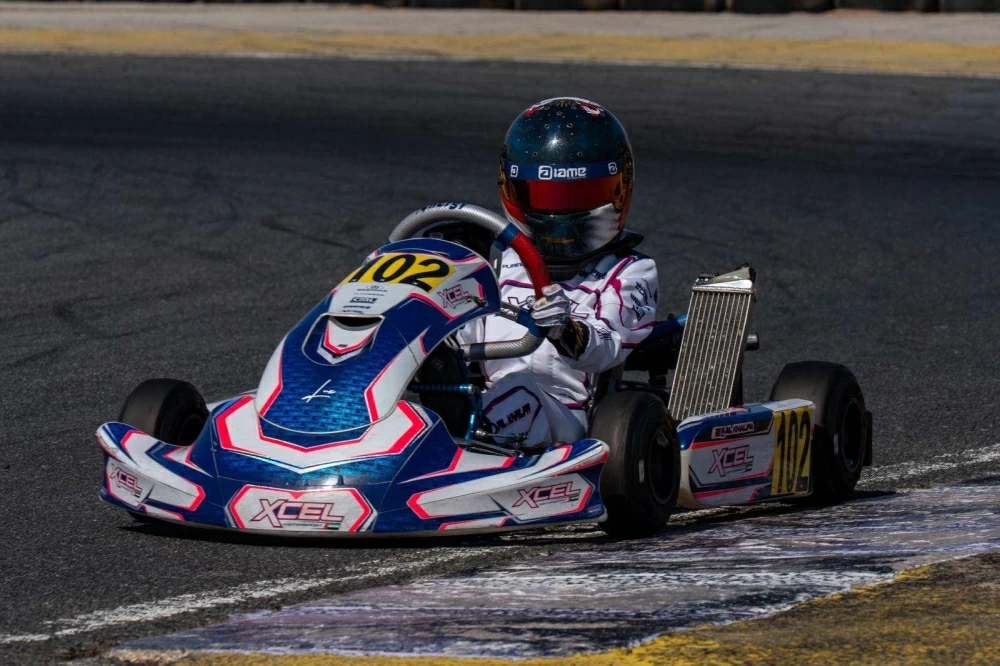 السائق البحريني سيف آل خليفة يرتقي منصة التتويج في الجولة الرابعة من سلسلة IAME للكارتينج بالشارقة