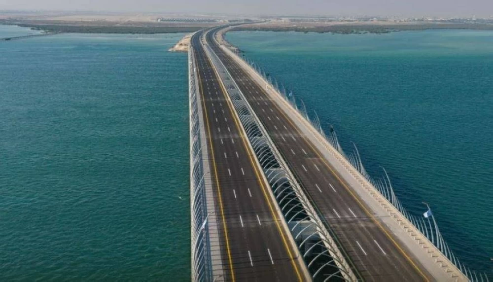 السعودية تدشن الجسر البحري المزدوج بطول 3.2 كم بين صفوى ورأس تنورة