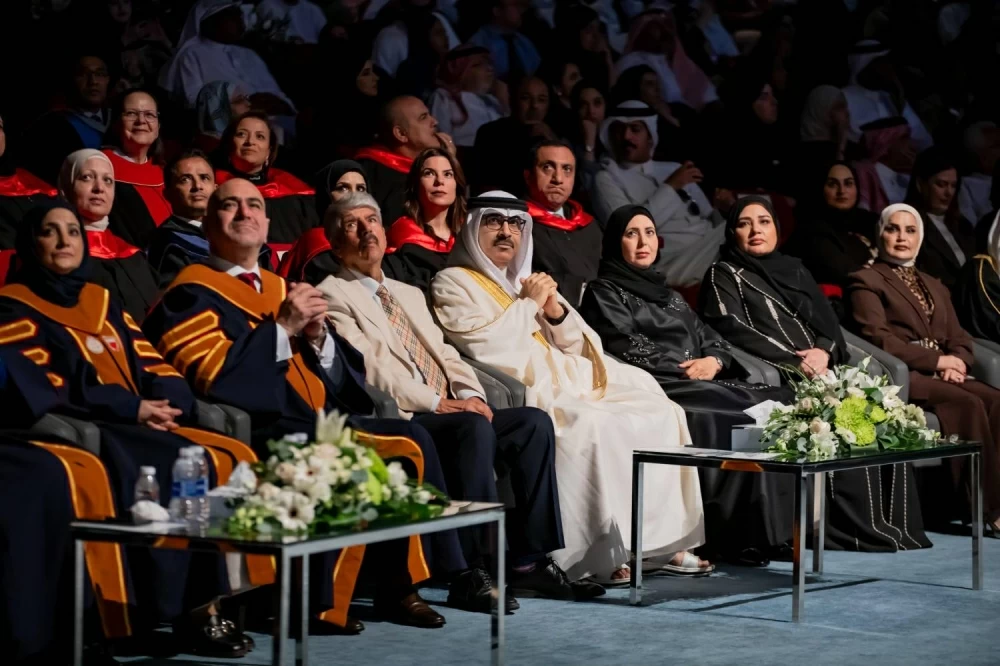 كلية البحرين للمعلمين تحتفي بتخريج الفوج الرابع عشر من طلبتها