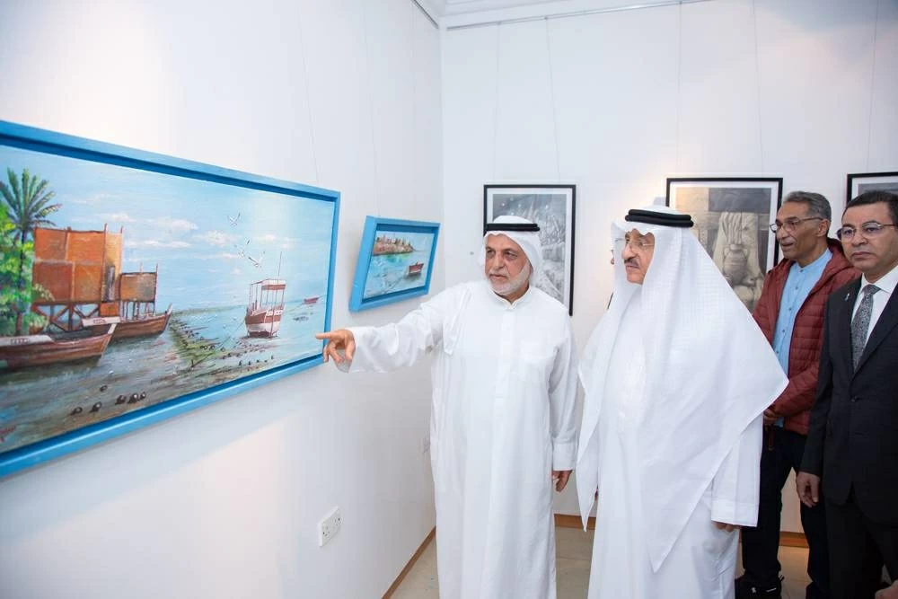 "أبعاد غاليري" يحتضن حواراً تشكيلياً يجسد روح البحرين