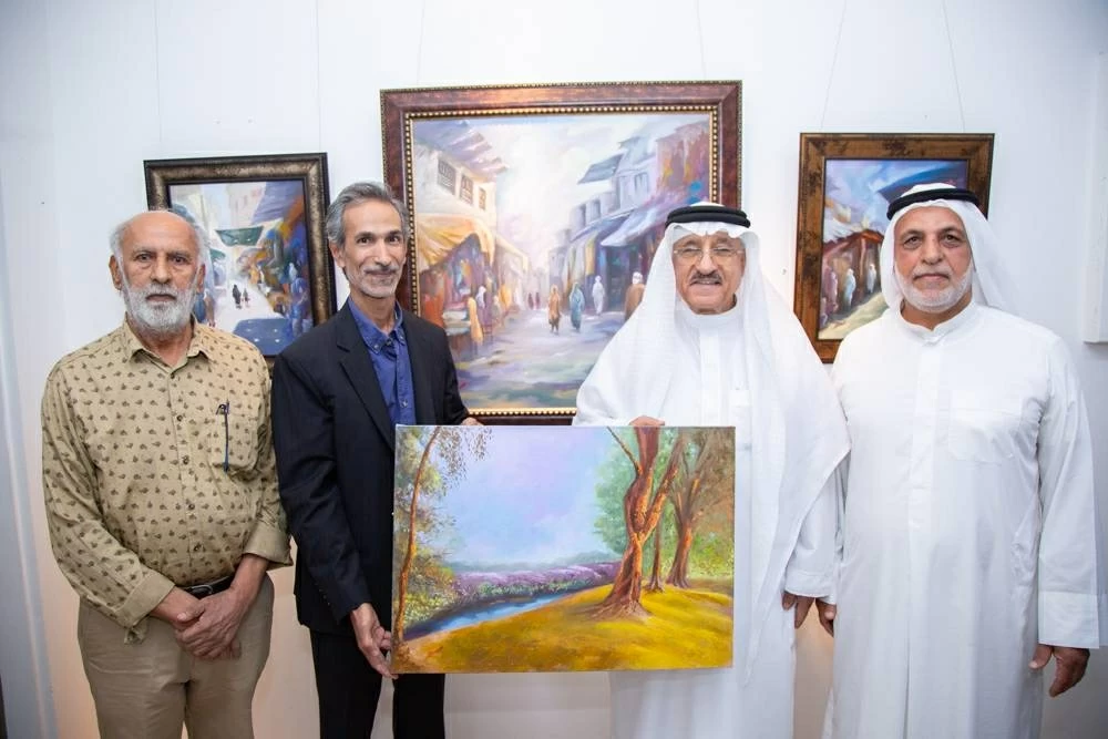 "أبعاد غاليري" يحتضن حواراً تشكيلياً يجسد روح البحرين