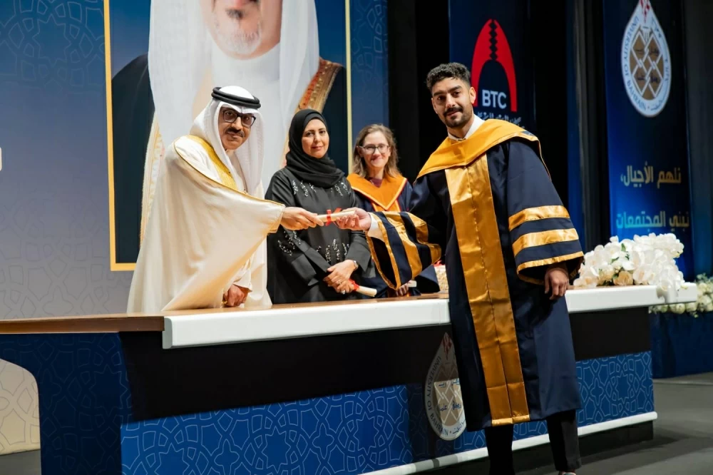 "البحرين للمعلمين" تحتفي بتخريج الفوج الرابع عشر من طلبتها